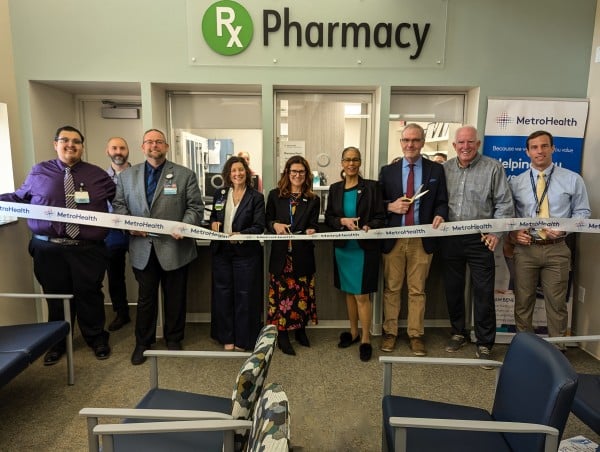 MetroHealth leadership cutting the ribbon at the Brooklyn Pharmacy's opening ceremony